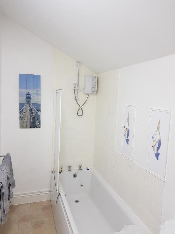 Spacious & Cozy Mid Wales Town Centre Apartment, With Bike Storage Llandrindod Wells Dış mekan fotoğraf