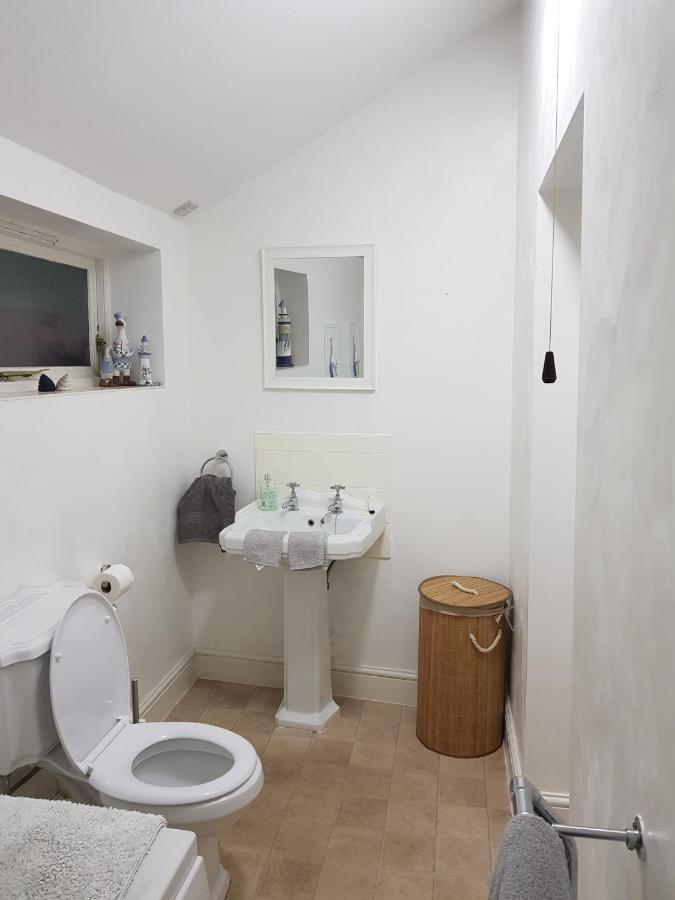 Spacious & Cozy Mid Wales Town Centre Apartment, With Bike Storage Llandrindod Wells Dış mekan fotoğraf