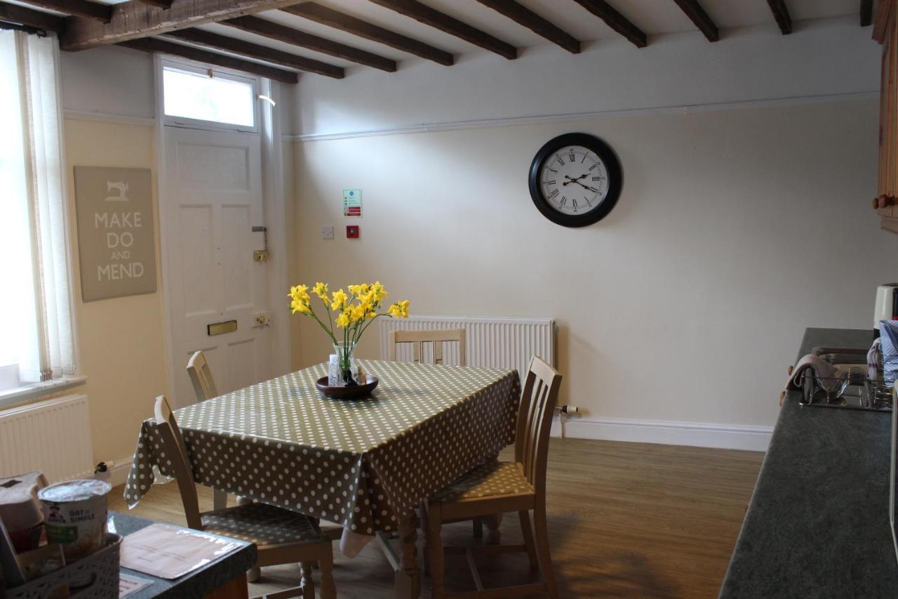 Spacious & Cozy Mid Wales Town Centre Apartment, With Bike Storage Llandrindod Wells Dış mekan fotoğraf